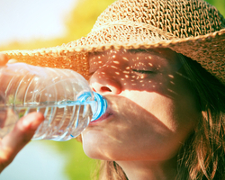 頑張って水を飲めば綺麗になれるって本当ですか？