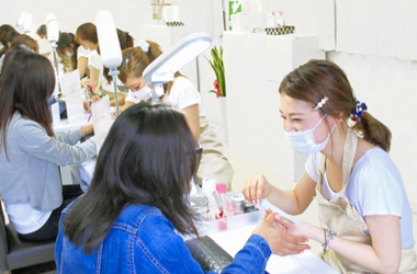 【NICE NAIL 西宮北口店】 3級取得者歓迎♪未取得でもOK!入社お祝い金12万円☆社保完備&有給10日~☆