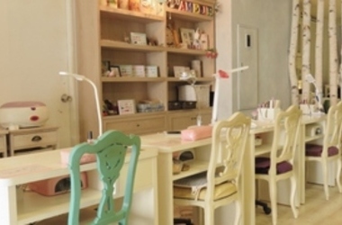 【Amelie 錦糸町店】未経験者歓迎≪デビュー後:月給30万円以上稼げる◎ネイルスクール卒業生・職業訓練校卒業生ご応募可能≪レッスン中のお給料も支給≫≪福利厚生充実≫社会保険はもちろん完備!