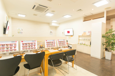 【FAST NAIL 栄店】 資格・経験は一切不問!!未経験でもネイリストに!正社員・高収入・驚きの福利厚生充実♪研修中から道具も交通費も給与も支給◎