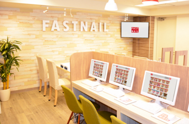 【FAST NAIL 大阪梅田店】 資格・経験は一切不問!!未経験でもネイリストに!正社員・高収入・驚きの福利厚生充実♪研修中から道具も交通費も給与も支給◎