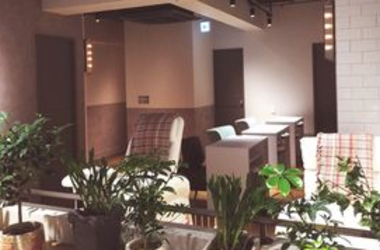 【AMI by Amelie 立川】《オープニングスタッフ》ネイリスト募集!新店舗立ち上げスタッフ